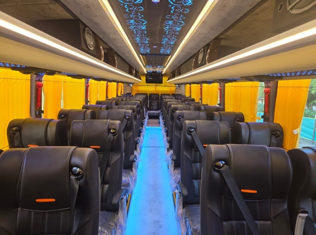 Bus and tempo traveller image