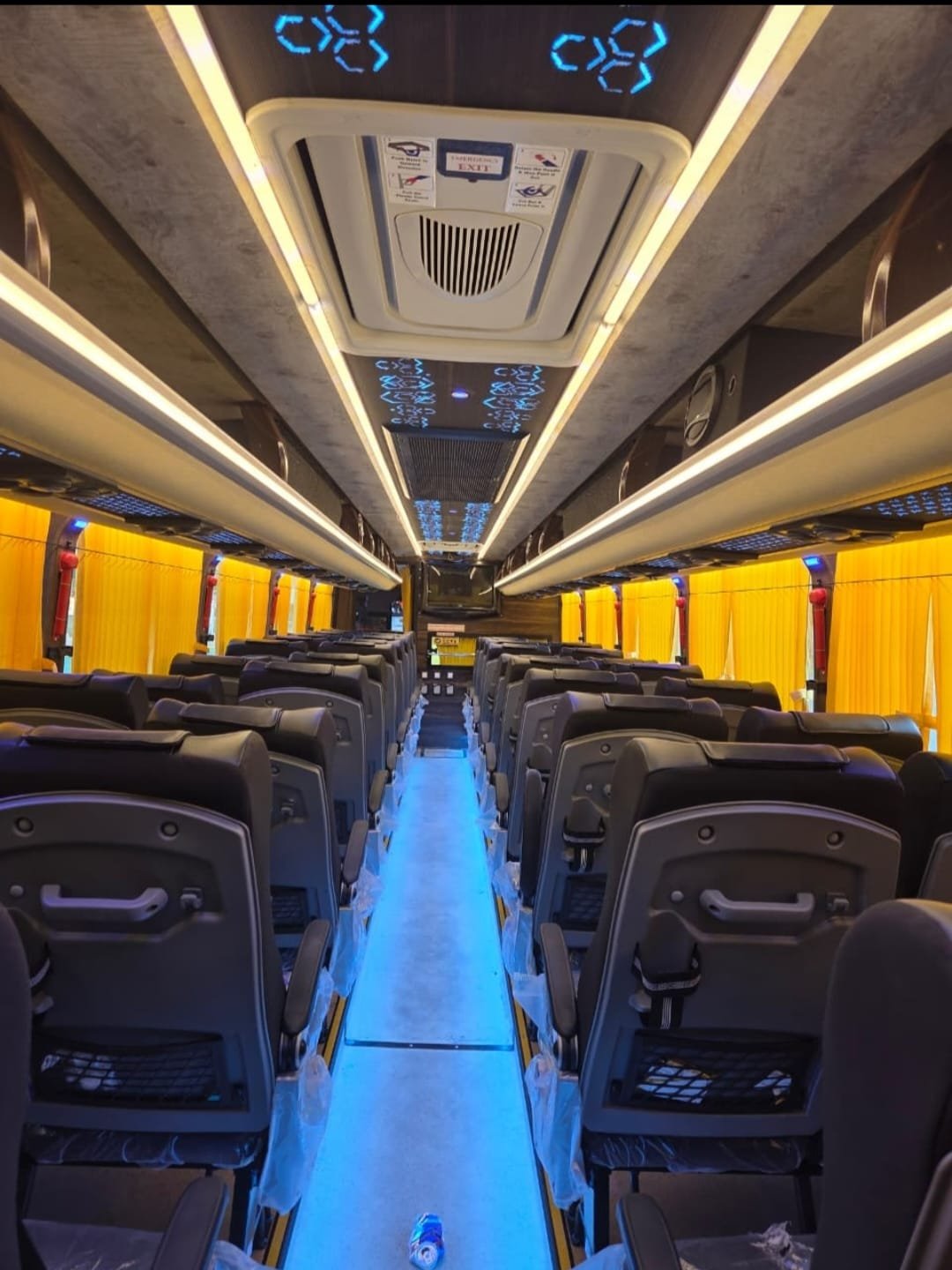 Bus and tempo traveller image
