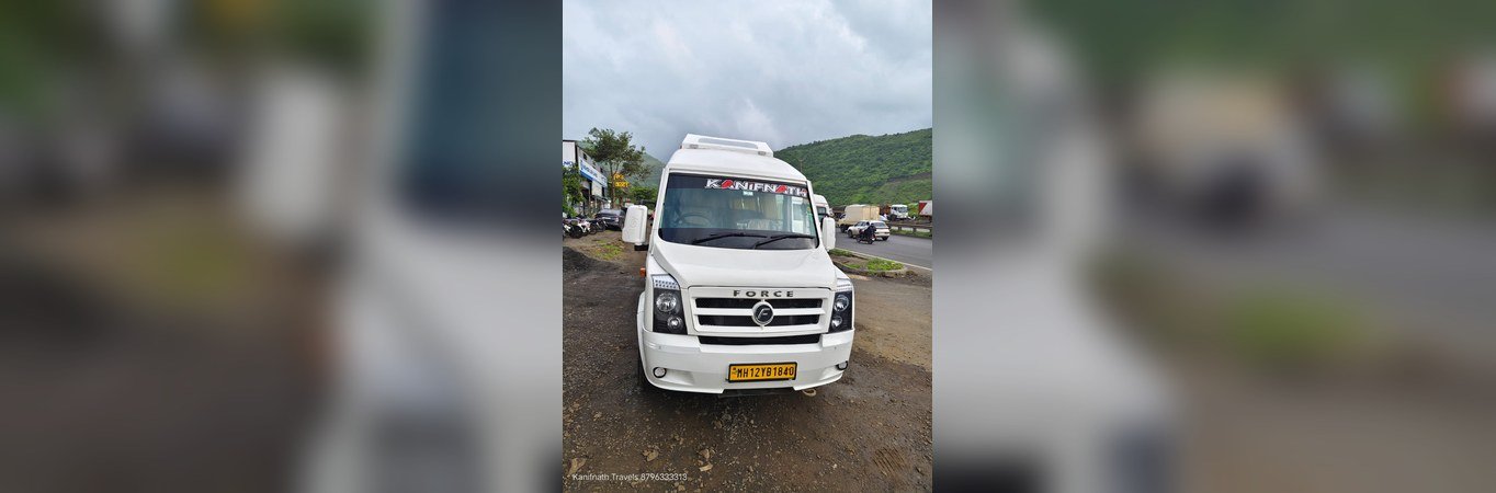 Bus and tempo traveller image